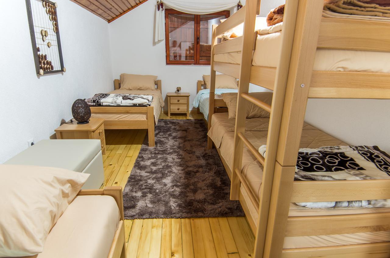 Hostel Mojan 앤드리자비카 외부 사진